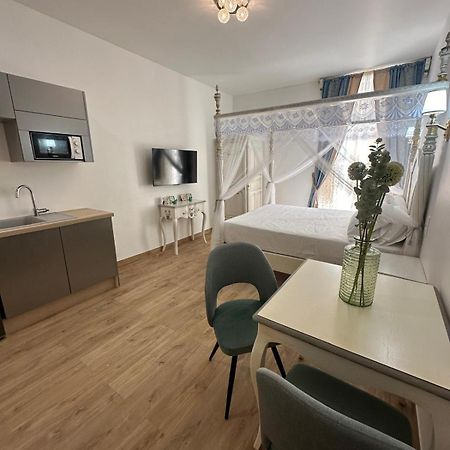 Studio A Baldaquin Du Cloitre Narbonne Eksteriør bilde